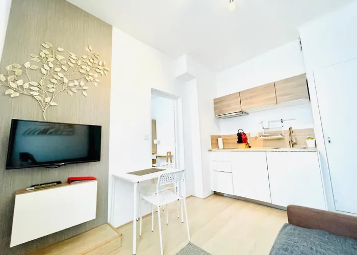 F2 Golden Lounge, Hyper Centre, Parking * Nantes