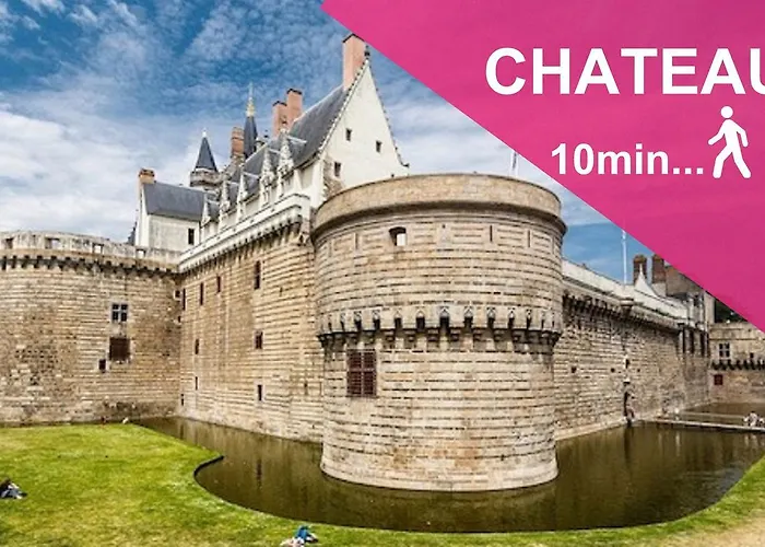 F2 Golden Lounge, Hyper Centre, Parking *