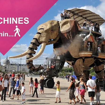 Appartement F2 Golden Lounge, Hyper Centre, Parking *