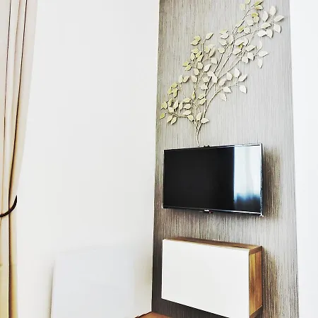 F2 Golden Lounge, Hyper Centre, Parking Appartement